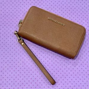 Michael Kors Leather Wristlet Wallet